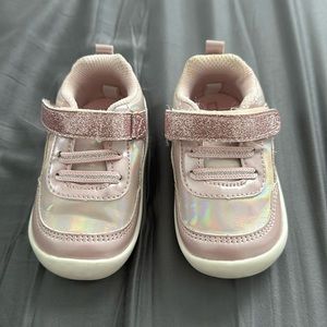 Stride Rite US little kids size 4 sneakers